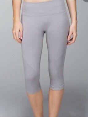 Lululemon In The Flow Crop Leggings Size 6
